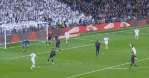 3-0！3-3！疯狂一夜，大巴黎登顶，法兰克福绝平