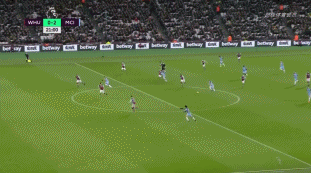 记者：针对卡尔的网暴是荒谬且可笑的，他是一名坦率的球员