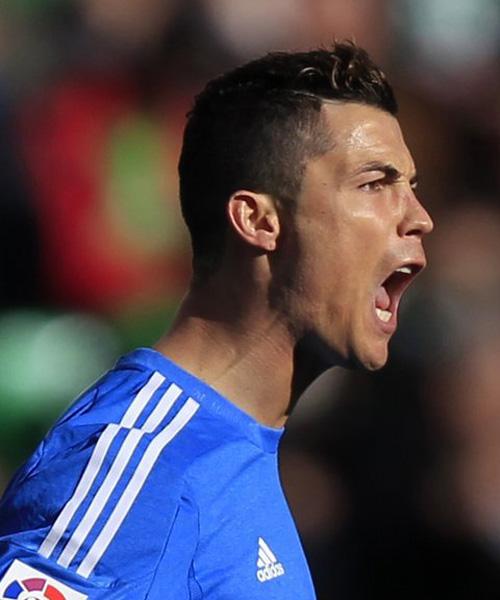 综合体育赛后数据复盘 比赛关键指标拆解